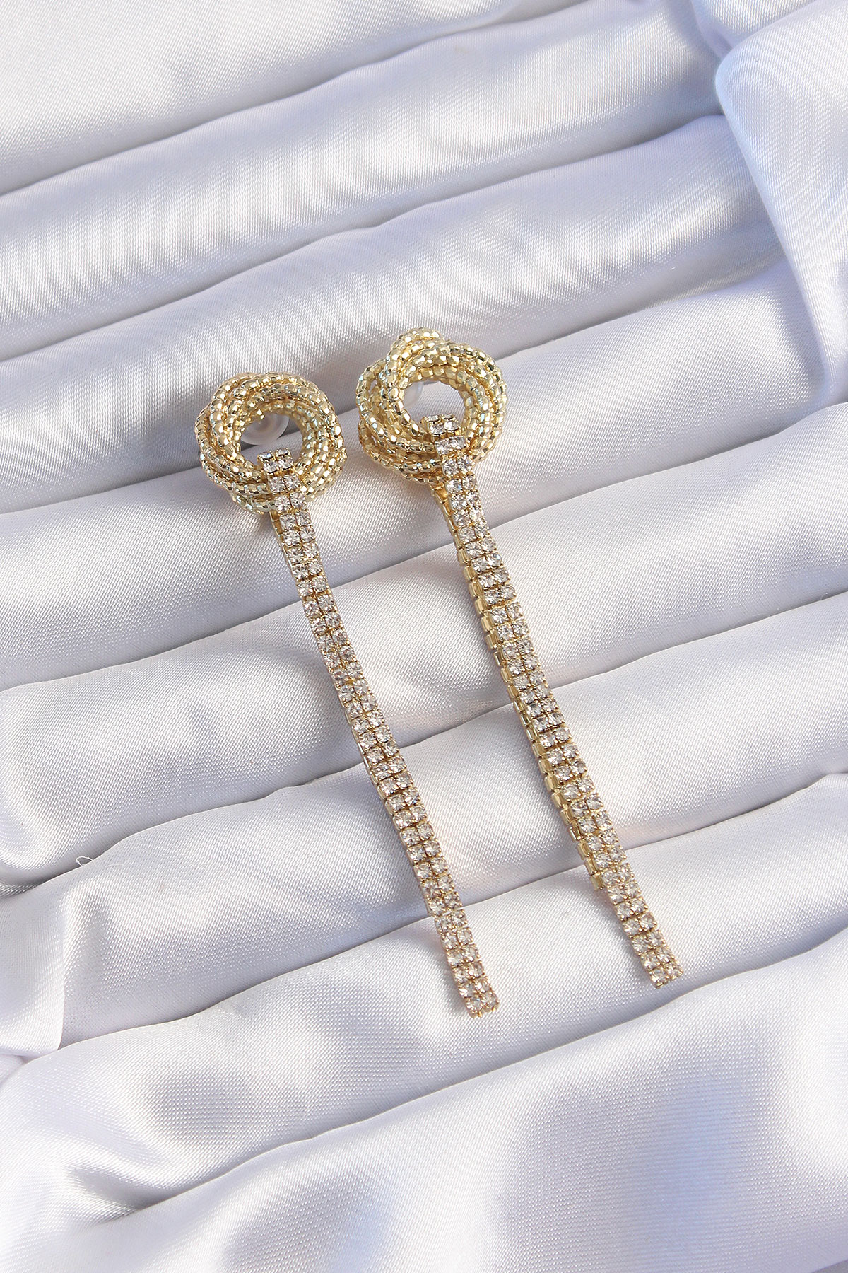 Pirinç Gold Renk Zirkon Taşlı Kıvrım Detay Sallantılı Küpe - Lisinya