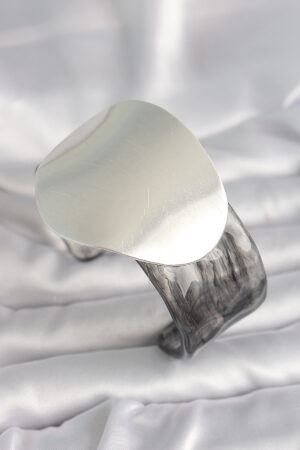 Siyah Mermer Desen Akrilik Pilastik Gümüş Plaka Model Vintage Kadın Bilezik - Lisinya